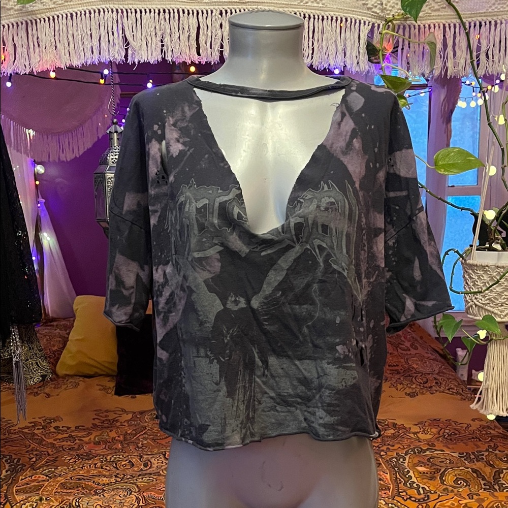 Vintage 2000s Grunge Distressed thrashed ripped graphic tshirt